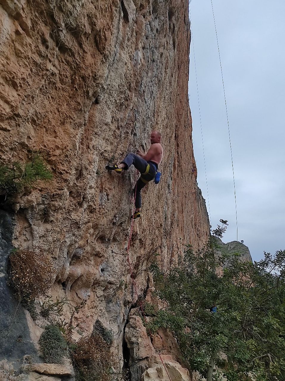 Kliknut�m zav�ete okno.