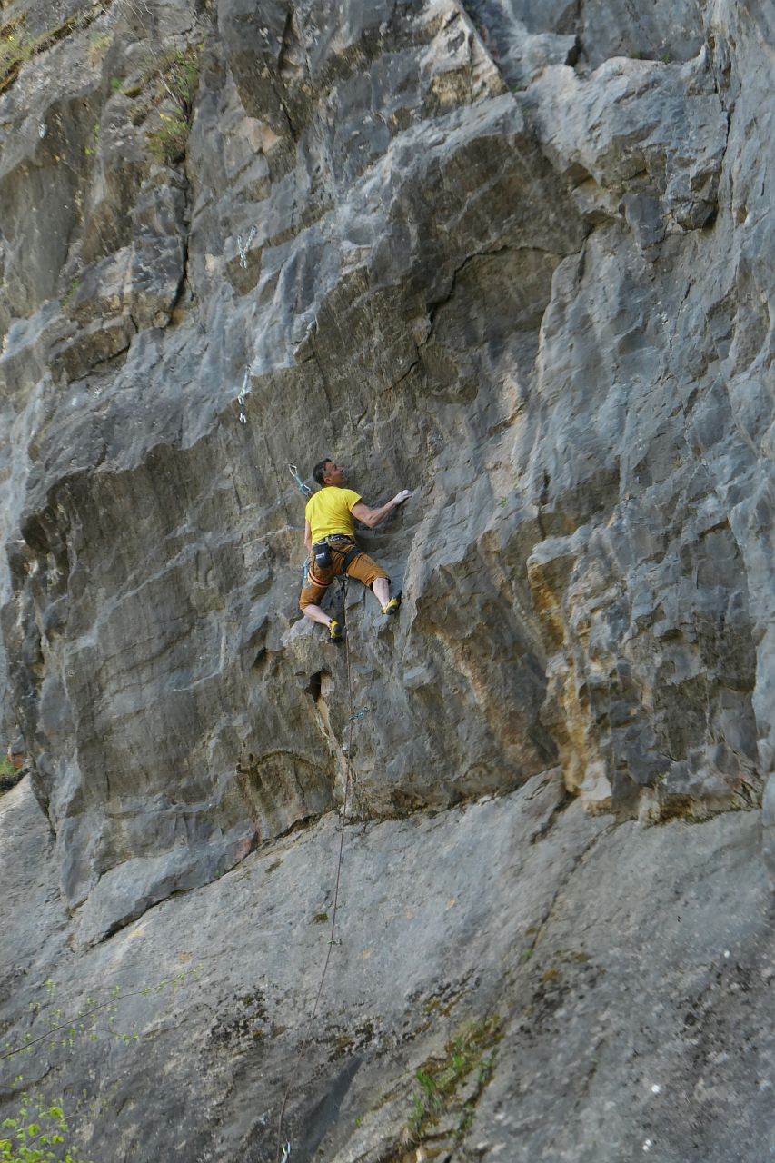 Kliknut�m zav�ete okno.