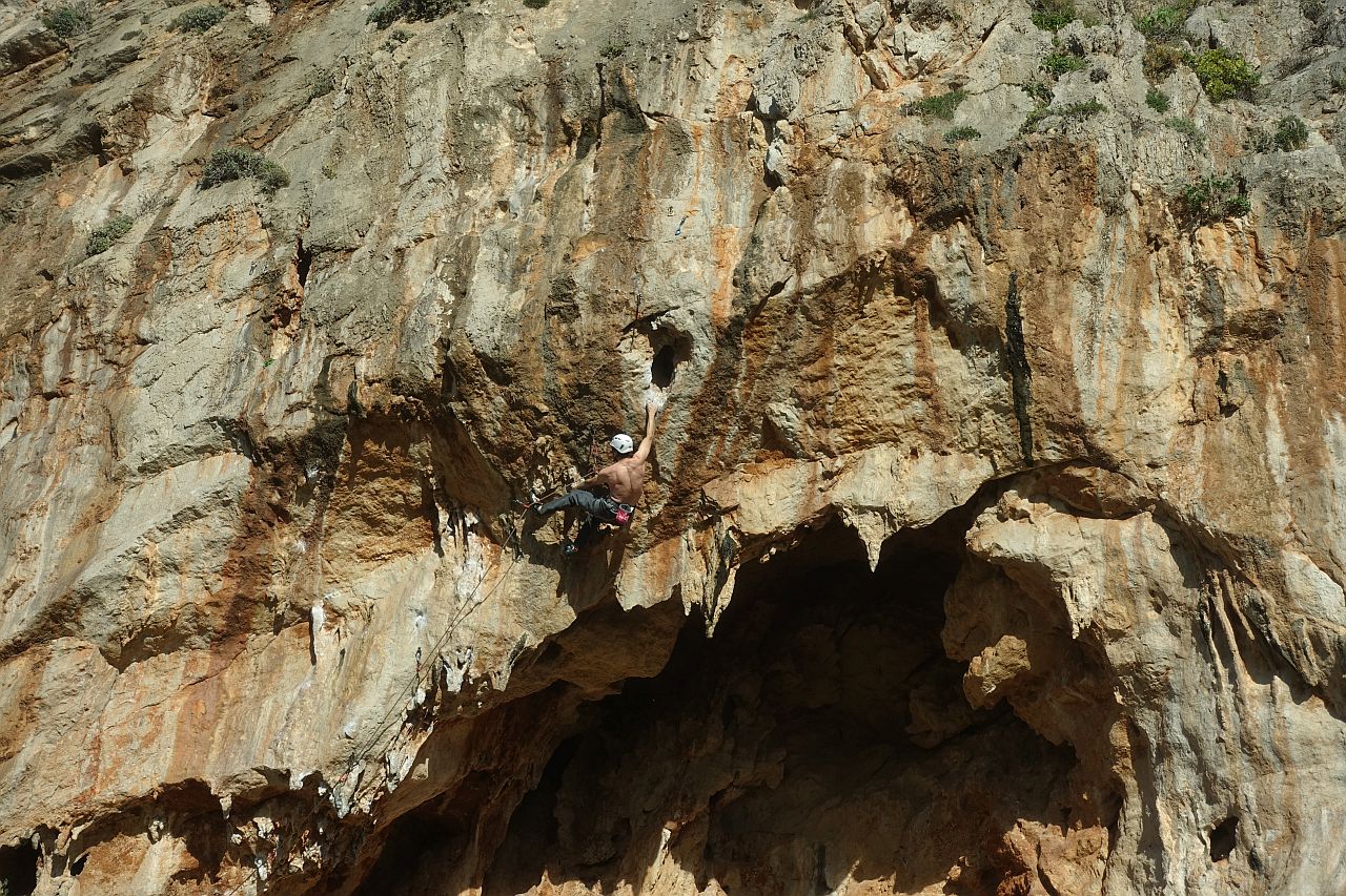 Kliknut�m zav�ete okno.