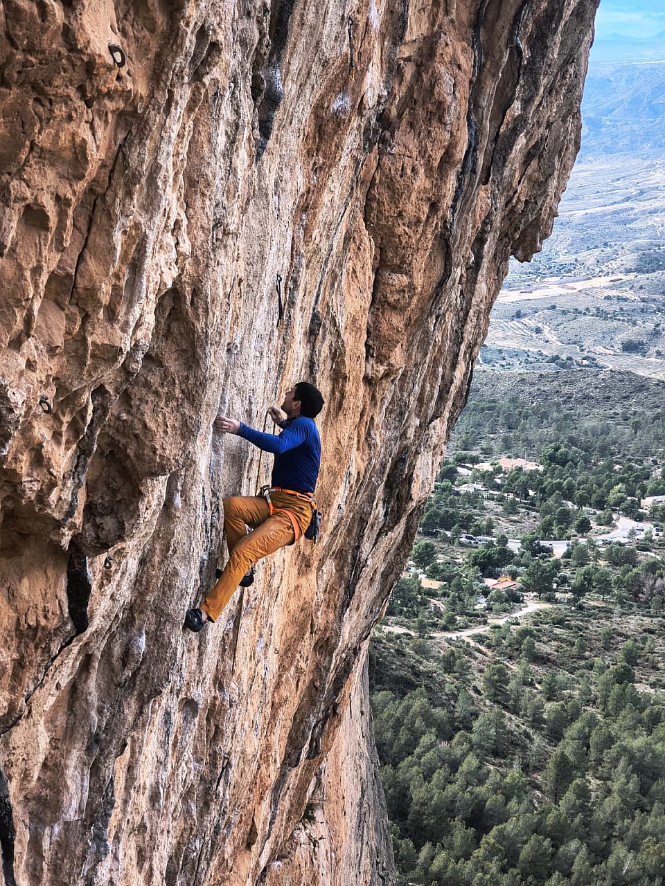 Kliknut�m zav�ete okno.